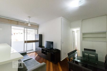 Sala de apartamento para alugar com 2 quartos, 57m² em Moema, São Paulo