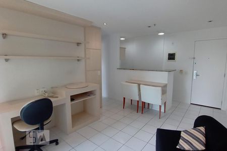 Sala de apartamento para alugar com 1 quarto, 44m² em Botafogo, Rio de Janeiro