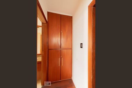 Corredor Quartos de apartamento à venda com 2 quartos, 79m² em Itaim Bibi, São Paulo