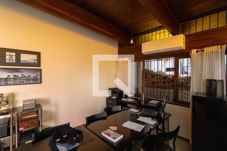 Sala de casa à venda com 4 quartos, 310m² em Nonoai, Porto Alegre