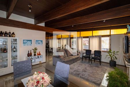 Sala de casa à venda com 4 quartos, 310m² em Nonoai, Porto Alegre