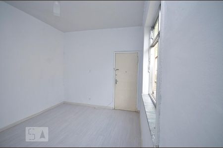 Sala de apartamento à venda com 2 quartos, 63m² em São Lourenço, Niterói