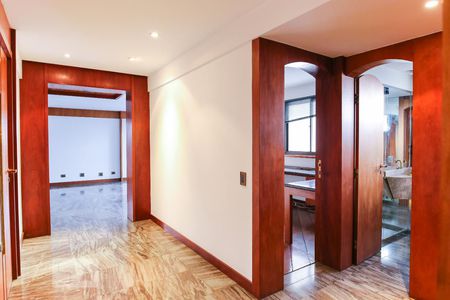 Hall de Entrada de apartamento para alugar com 4 quartos, 375m² em Vila Ema, São José dos Campos