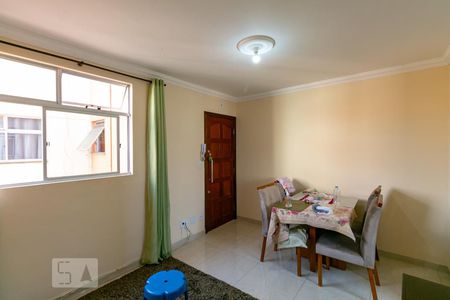 Sala de apartamento à venda com 2 quartos, 50m² em Heliópolis, Belo Horizonte