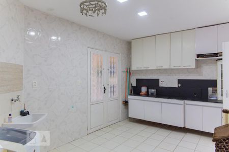 Casa à venda com 245m², 3 quartos e 2 vagas Casa à venda com 245m², 3 quartos e 2 vagasÁrea de Serviço