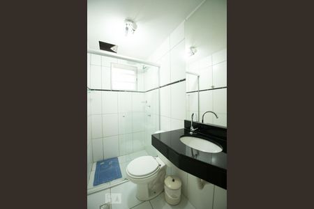 banheiro de apartamento à venda com 2 quartos, 48m² em Loteamento Parque São Martinho, Campinas
