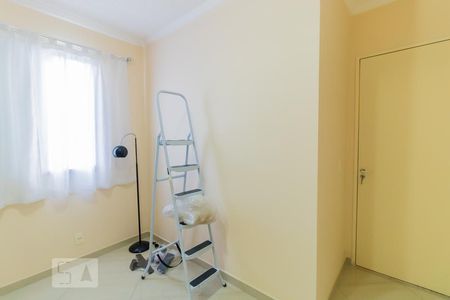 Quarto 2 de apartamento para alugar com 2 quartos, 43m² em Vila Talarico, São Paulo