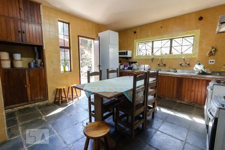 Cozinha de casa à venda com 5 quartos, 280m² em Braúnas, Belo Horizonte