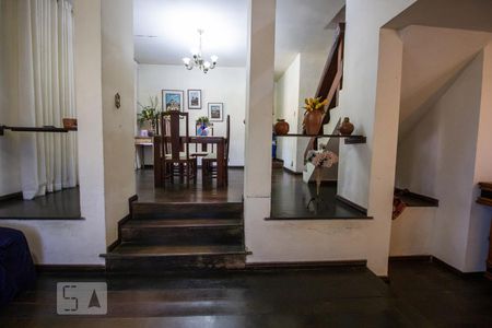 Sala de casa à venda com 5 quartos, 280m² em Braúnas, Belo Horizonte