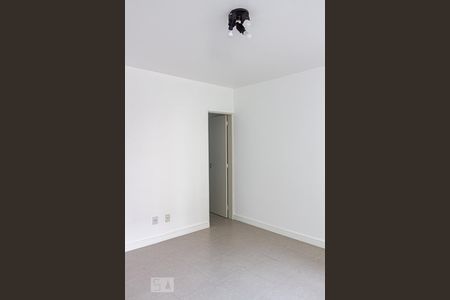 Quarto de kitnet/studio para alugar com 1 quarto, 33m² em Centro Histórico, Porto Alegre