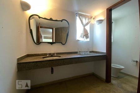 Lavabo de casa para alugar com 4 quartos, 411m² em Jardim Morumbi, São Paulo