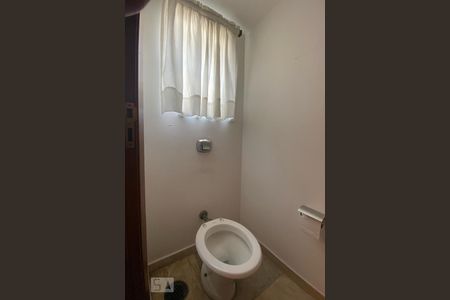 Lavabo de casa para alugar com 4 quartos, 411m² em Jardim Morumbi, São Paulo