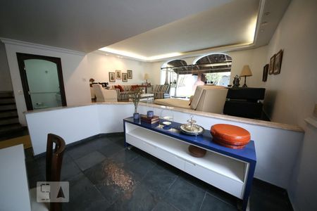 Sala  de casa para alugar com 4 quartos, 365m² em Jardim dos Estados, São Paulo
