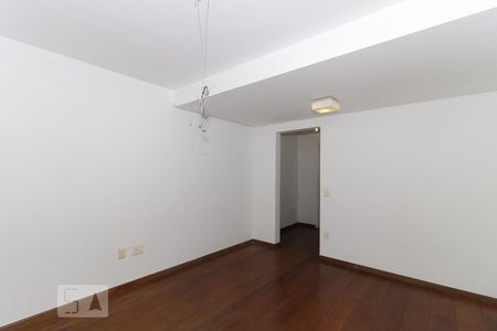 Sala de casa de condomínio para alugar com 2 quartos, 115m² em Vila São Silvestre, São Paulo