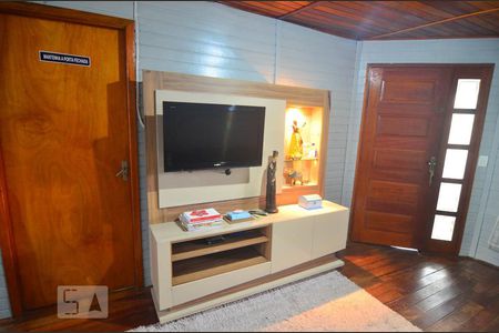 Sala de casa à venda com 2 quartos, 84m² em Harmonia, Canoas