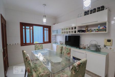 Casa à venda com 205m², 4 quartos e 3 vagas Casa à venda com 205m², 4 quartos e 3 vagasCopa