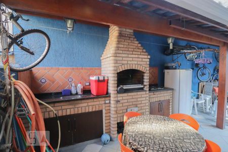 Casa à venda com 205m², 4 quartos e 3 vagas Casa à venda com 205m², 4 quartos e 3 vagasChurrasqueira