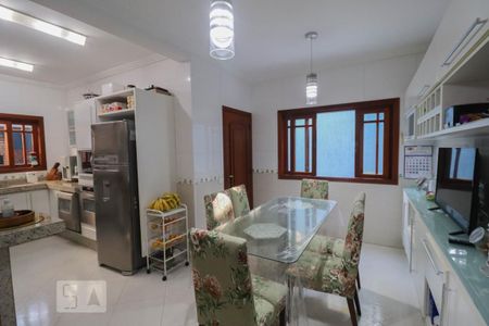Casa à venda com 205m², 4 quartos e 3 vagas Casa à venda com 205m², 4 quartos e 3 vagasCopa