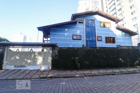 Casa à venda com 205m², 4 quartos e 3 vagas Casa à venda com 205m², 4 quartos e 3 vagasFachada