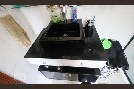 Casa à venda com 205m², 4 quartos e 3 vagas Casa à venda com 205m², 4 quartos e 3 vagasBanheiro da Suíte 1