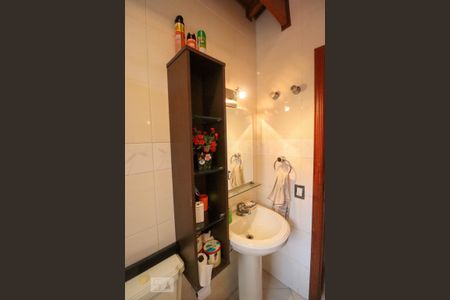 Casa à venda com 205m², 4 quartos e 3 vagas Casa à venda com 205m², 4 quartos e 3 vagasBanheiro