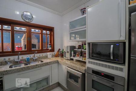 Casa à venda com 205m², 4 quartos e 3 vagas Casa à venda com 205m², 4 quartos e 3 vagasCozinha