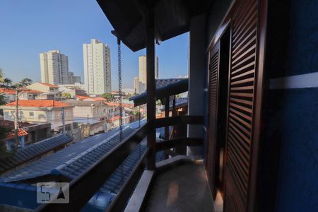 Casa à venda com 205m², 4 quartos e 3 vagas Casa à venda com 205m², 4 quartos e 3 vagasSacada