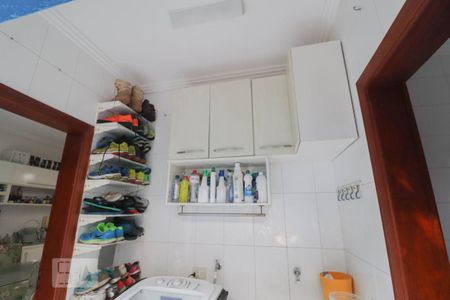 Casa à venda com 205m², 4 quartos e 3 vagas Casa à venda com 205m², 4 quartos e 3 vagasÁrea de Serviço