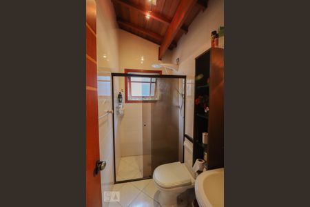 Casa à venda com 205m², 4 quartos e 3 vagas Casa à venda com 205m², 4 quartos e 3 vagasBanheiro