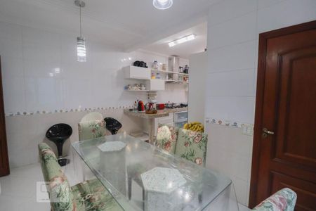 Casa à venda com 205m², 4 quartos e 3 vagas Casa à venda com 205m², 4 quartos e 3 vagasCopa