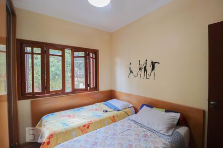 Casa à venda com 205m², 4 quartos e 3 vagas Casa à venda com 205m², 4 quartos e 3 vagasDormitório