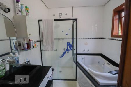 Casa à venda com 205m², 4 quartos e 3 vagas Casa à venda com 205m², 4 quartos e 3 vagasBanheiro da Suíte 1