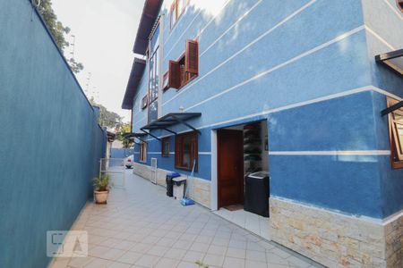 Casa à venda com 205m², 4 quartos e 3 vagas Casa à venda com 205m², 4 quartos e 3 vagasQuintal