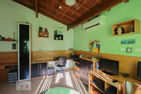 Casa à venda com 205m², 4 quartos e 3 vagas Casa à venda com 205m², 4 quartos e 3 vagasÁrea de lazer