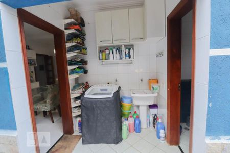 Casa à venda com 205m², 4 quartos e 3 vagas Casa à venda com 205m², 4 quartos e 3 vagasÁrea de Serviço