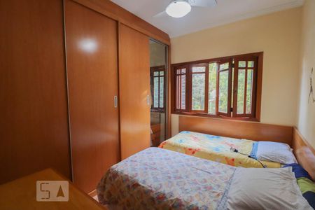 Casa à venda com 205m², 4 quartos e 3 vagas Casa à venda com 205m², 4 quartos e 3 vagasDormitório