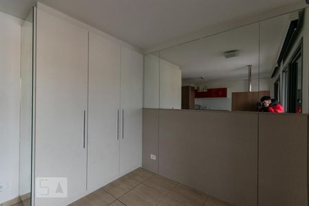 Quarto de kitnet/studio para alugar com 1 quarto, 43m² em Centro, Curitiba