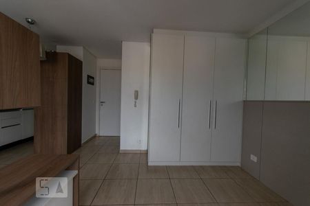 Quarto de kitnet/studio para alugar com 1 quarto, 43m² em Centro, Curitiba