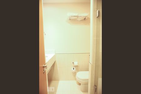 Banheiro de apartamento à venda com 1 quarto, 24m² em Cidade Baixa, Porto Alegre