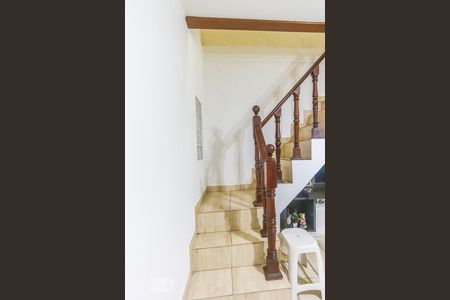 Escada de casa à venda com 3 quartos, 175m² em Padroeira, Osasco