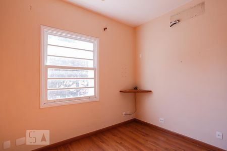 Casa à venda com 350m², 6 quartos e 5 vagas Casa à venda com 350m², 6 quartos e 5 vagasQuarto 1