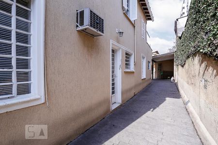 Casa à venda com 350m², 6 quartos e 5 vagas Casa à venda com 350m², 6 quartos e 5 vagasCorredor Externo