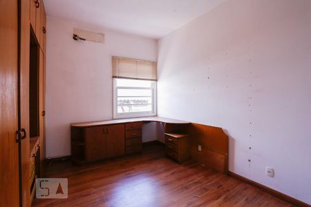 Casa à venda com 350m², 6 quartos e 5 vagas Casa à venda com 350m², 6 quartos e 5 vagasQuarto 2