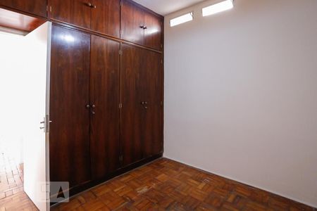 Casa à venda com 350m², 6 quartos e 5 vagas Casa à venda com 350m², 6 quartos e 5 vagasQuarto 2 Edícula