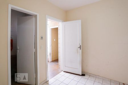 Casa à venda com 350m², 6 quartos e 5 vagas Casa à venda com 350m², 6 quartos e 5 vagasQuarto de Serviço