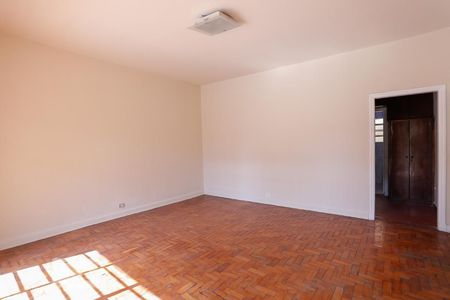 Casa à venda com 350m², 6 quartos e 5 vagas Casa à venda com 350m², 6 quartos e 5 vagasSala Edícula