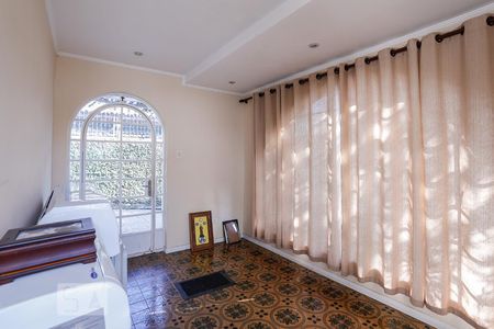 Casa à venda com 350m², 6 quartos e 5 vagas Casa à venda com 350m², 6 quartos e 5 vagasEntrada