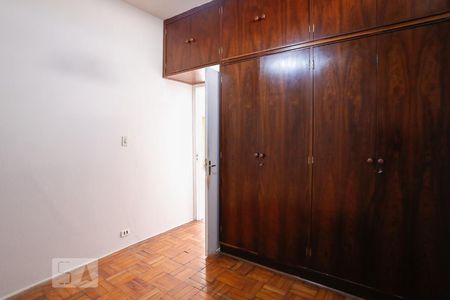 Casa à venda com 350m², 6 quartos e 5 vagas Casa à venda com 350m², 6 quartos e 5 vagasQuarto 2 Edícula