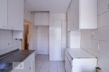 Casa à venda com 350m², 6 quartos e 5 vagas Casa à venda com 350m², 6 quartos e 5 vagasCozinha