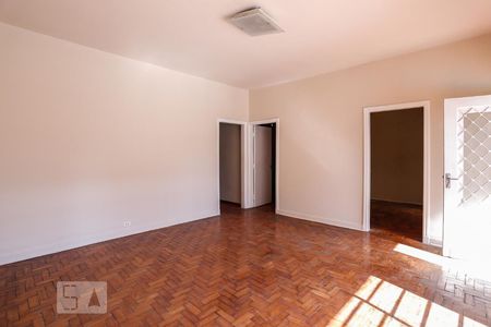 Casa à venda com 350m², 6 quartos e 5 vagas Casa à venda com 350m², 6 quartos e 5 vagasSala Edícula